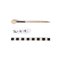 Snuff-spoon (view 2)